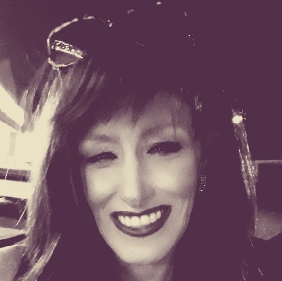 Meet your Posher, Heather - Picture 2 of 4